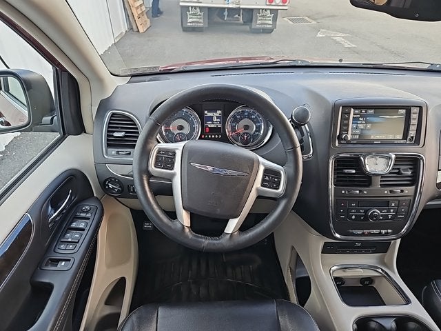 2016 Chrysler Town & Country Touring-L Anniversary Edition