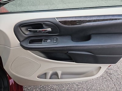 2016 Chrysler Town & Country Touring-L Anniversary Edition