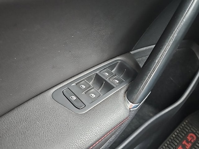 2017 Volkswagen Golf GTI Sport