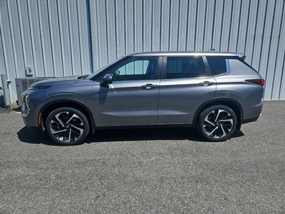 2023 Mitsubishi Outlander SE